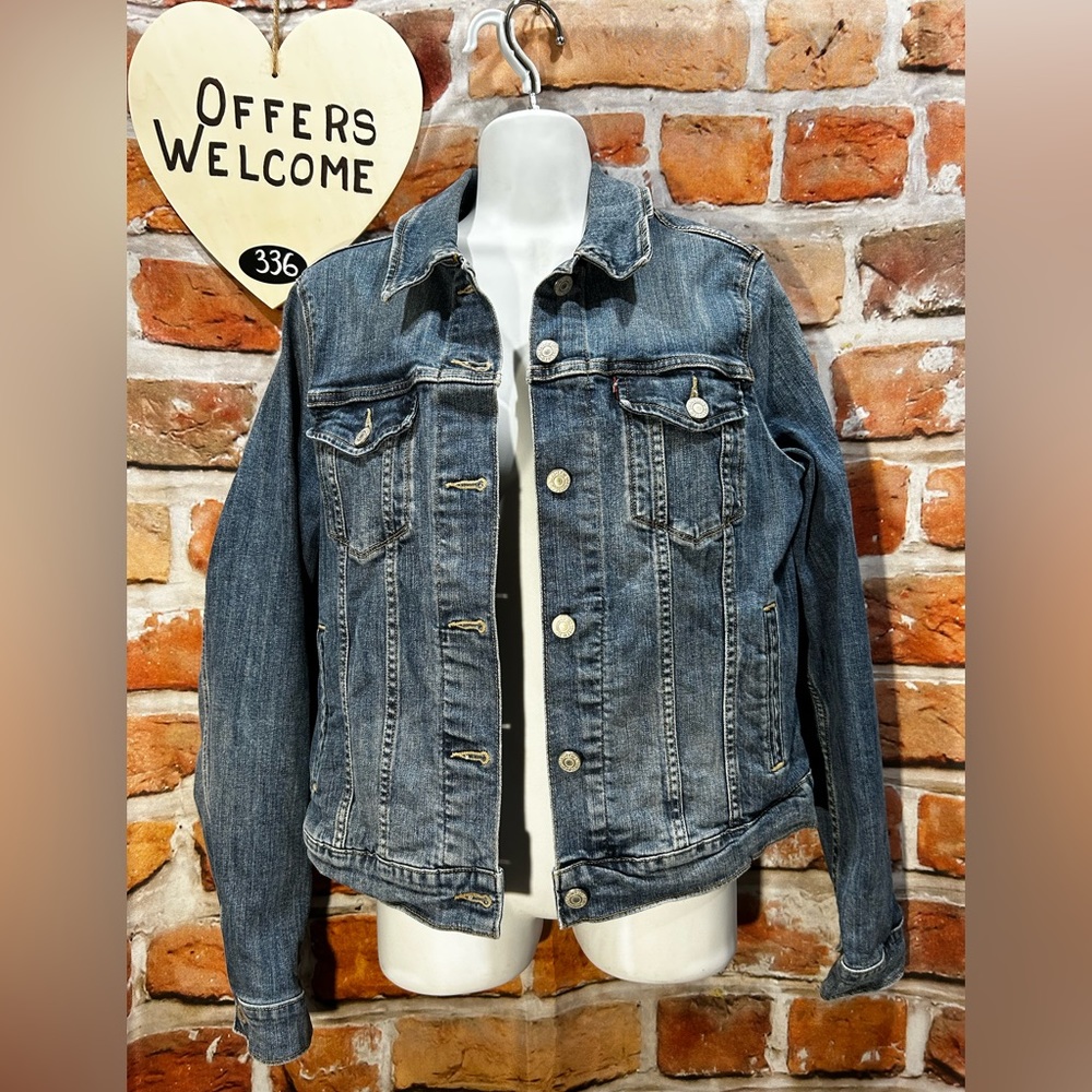Levi’s Classic EUC Denim Jacket Junior size large fits women medium Levi Strauss